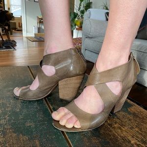 Vic Matie VERO CUOIO stacked heel